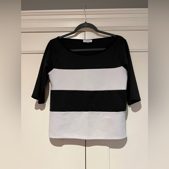 Barneys New York Top, Black And White, T-Shirt Style, Size M - Picture 1 of 6